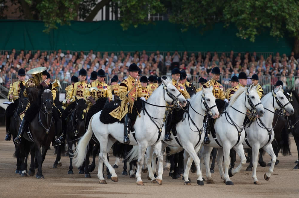 Beating Retreat, torna a Londra la spettacolare cerimonia militare