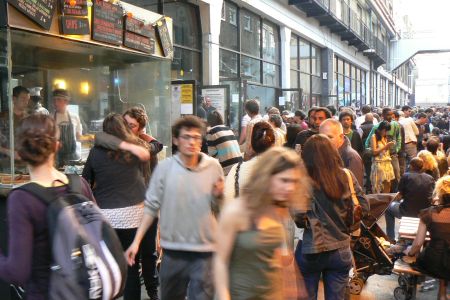 Brick Lane è un luogo molto frequentato dai giovani