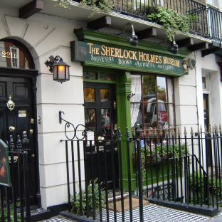 L'esterno del museo di Sherlock Holmes a Londra