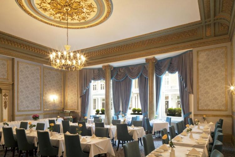 La sala ristorante dell'hotel a 4 stelle a Chelsea