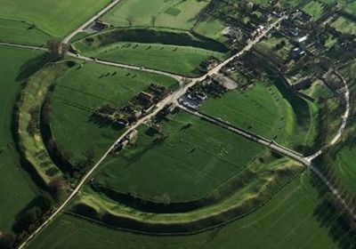 Solo guardando Avebury dall'alto si può scoprire l'ampiezza del sito archeologico.