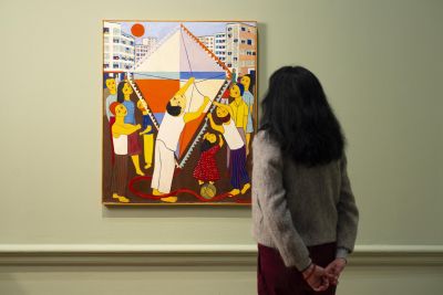 Installation view of the ‘Brasil! Brasil! The Birth of Modernism' exhibition at the Royal Academy of Arts, London (23 January - 21 April 2025), showing Djanira, Flying a Kite, 1950, Banco Itaú Collection. Photo © Royal Academy of Arts, London / David Parry. © Instituto Pintora Djanira.