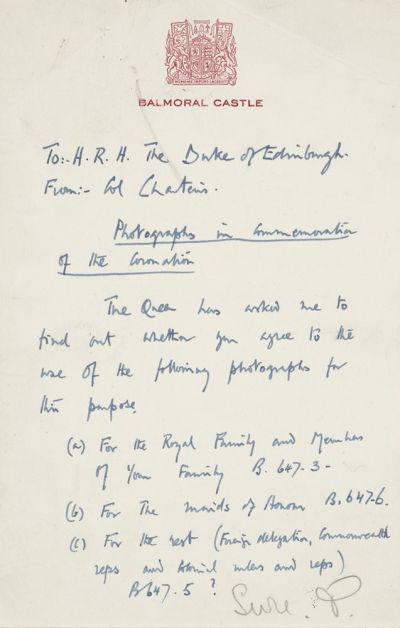 Martin Charteris, Handwritten note on the
use of some Coronation photographs, 1953.
Credit: Royal Collection Trust / All Rights
Reserved.