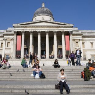 L'esterno del museo, su Trafalgar Square @ National Gallery