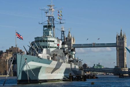 L'HMS Belfast con sullo sfondo il Tower Bridge