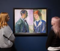 Kate and Hugo Perls (1913) by Edvard Munch, displayed as part of the exhibition Edvard Munch Portraits at the National Portrait Gallery ◎ David Parry