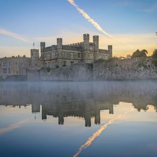 Il castello di Leeds è una destinazione popolare per i visitatori. Con varie ricostruzioni, il castello è sul sito dal 10 ° secolo © tjs11