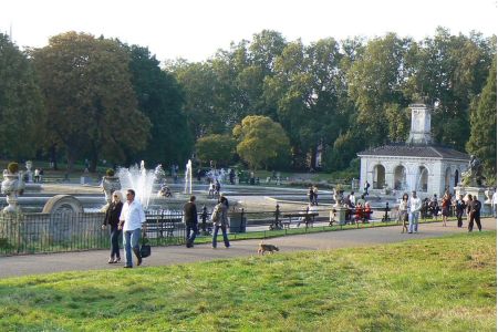 Gli Italians Gardens si trovano sul lato settentrionale dei Kensington Gardens