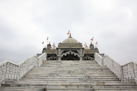 La struttura del BAPS Shri Swaminarayan Mandir La struttura è stata disegnata e costruita seguendo i dettami del Vastu Shastra