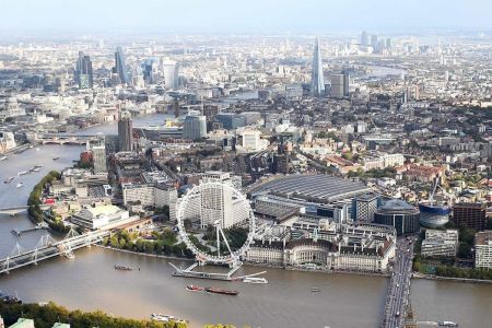 Vista aerea della ruota panoramica di Londra