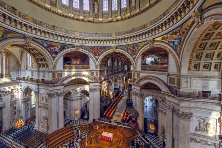 L'interno della cattedrale di St Paul visto dal triforium