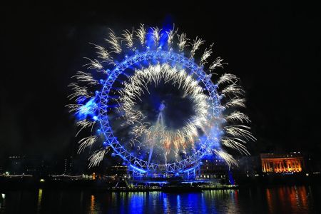 London Eye con i fuochi d'artificio di Capodanno