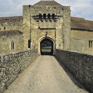 L'ingresso al castello