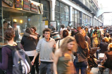 Brick Lane è un luogo molto frequentato dai giovani