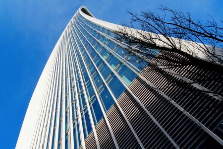 A causa della sua forma, il 20 Fenchurch Street è conosciuto al pubblico con il nickname Walkie-Talkie